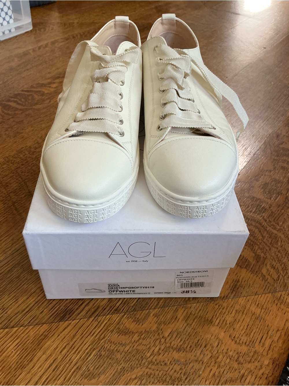NWT AGL Off-White Women's Leather Sneakers Size 38.5
